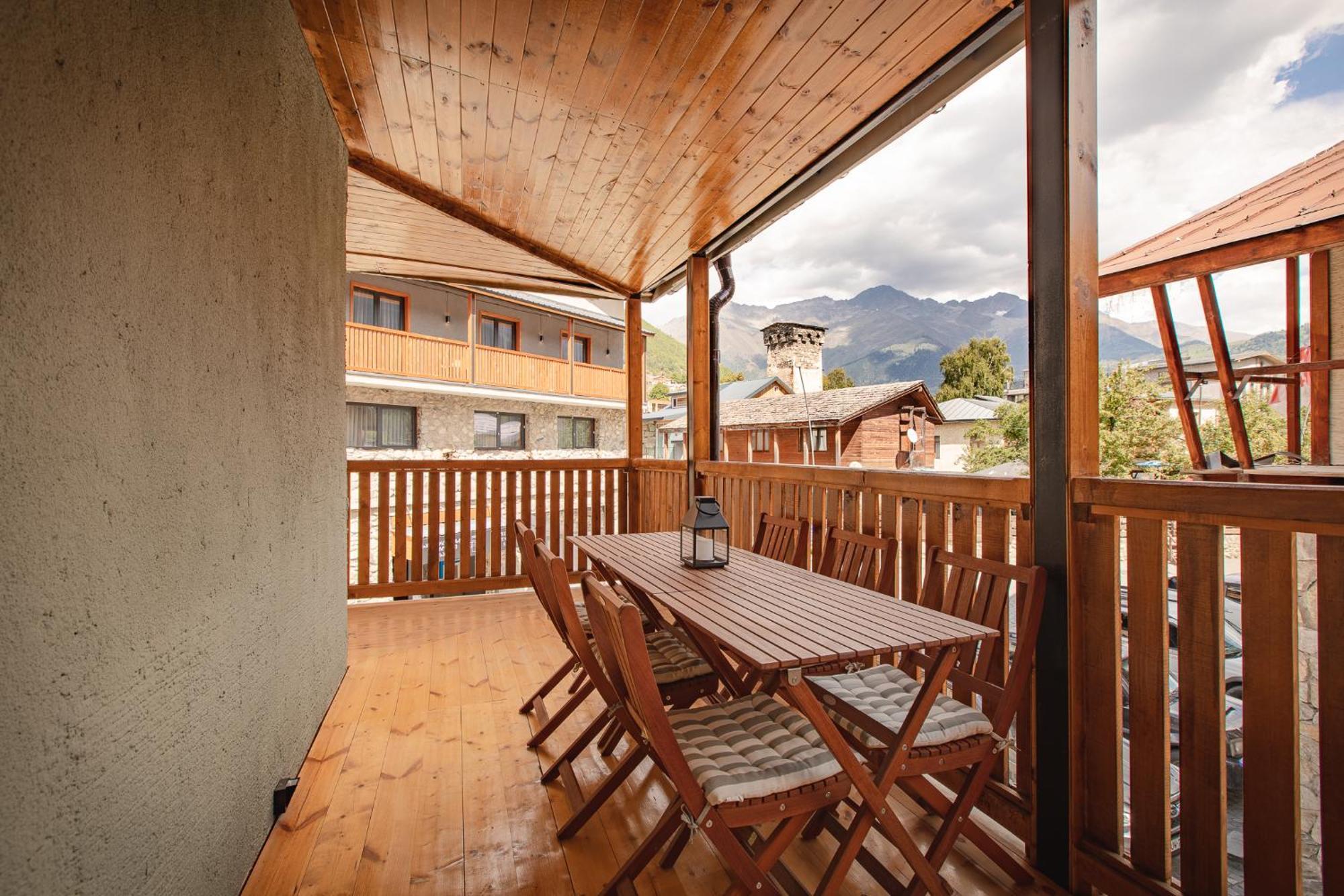 La Maison Mestia Eksteriør billede