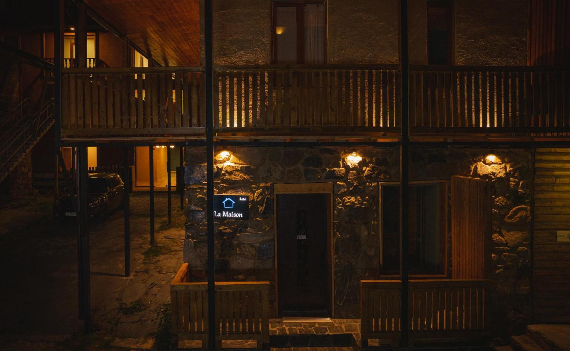 La Maison Mestia Eksteriør billede